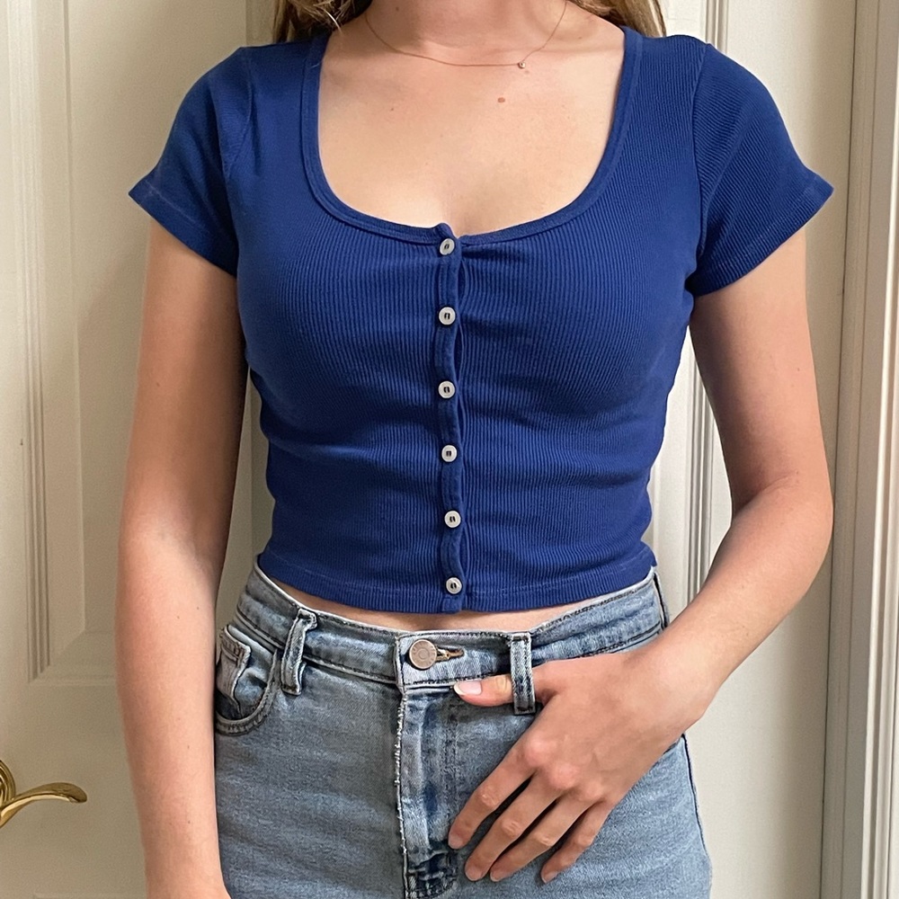 Blue Brandy Melville crop top with buttons
